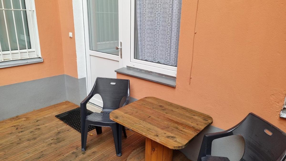 Km1 Small Two-room With Terrace * Berlijn